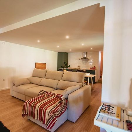 Epicos House, Your Home Away From Home. Nogueira  ภายนอก รูปภาพ