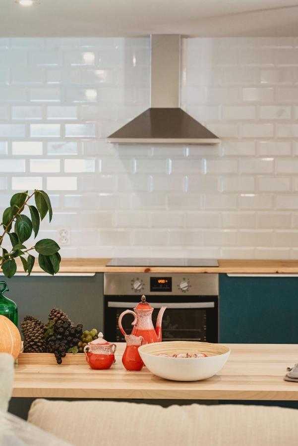 Epicos House, Your Home Away From Home. Nogueira  ภายนอก รูปภาพ
